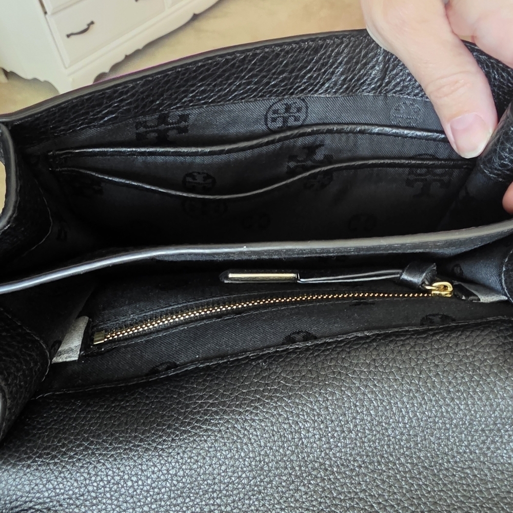 CYBER MONDAY! NWOT TORY BURCH BOMBE T COMBO CROSSBODY BAG - Picture 8 of 8